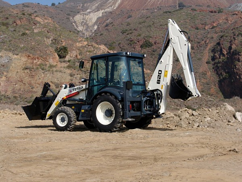 Экскаватор-погрузчик TEREX 820 (Великобритания)
