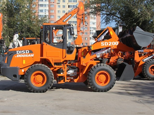 Фронтальные погрузчики Doosan DISD SD200