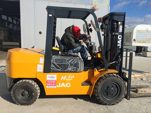 Вилочный автопогрузчик JAC CPCD40