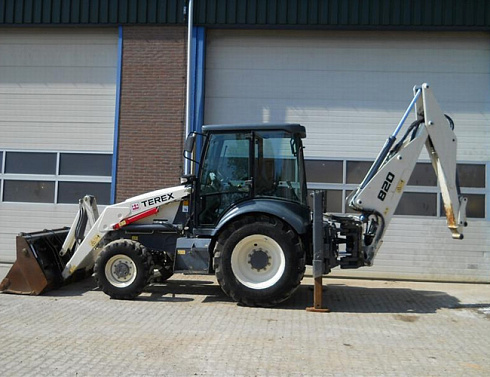 Экскаватор-погрузчик TEREX 820 (Великобритания)