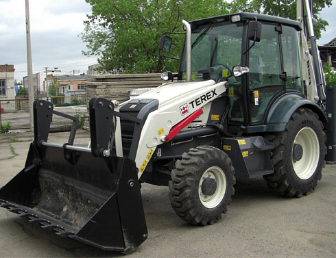 Экскаватор-погрузчик TEREX 820 (Великобритания)
