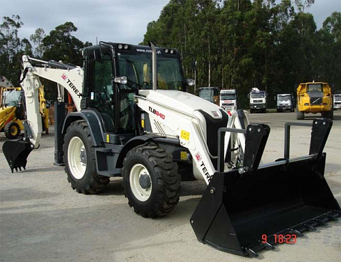 Экскаватор-погрузчик TEREX 840 TLB (Великобритания)